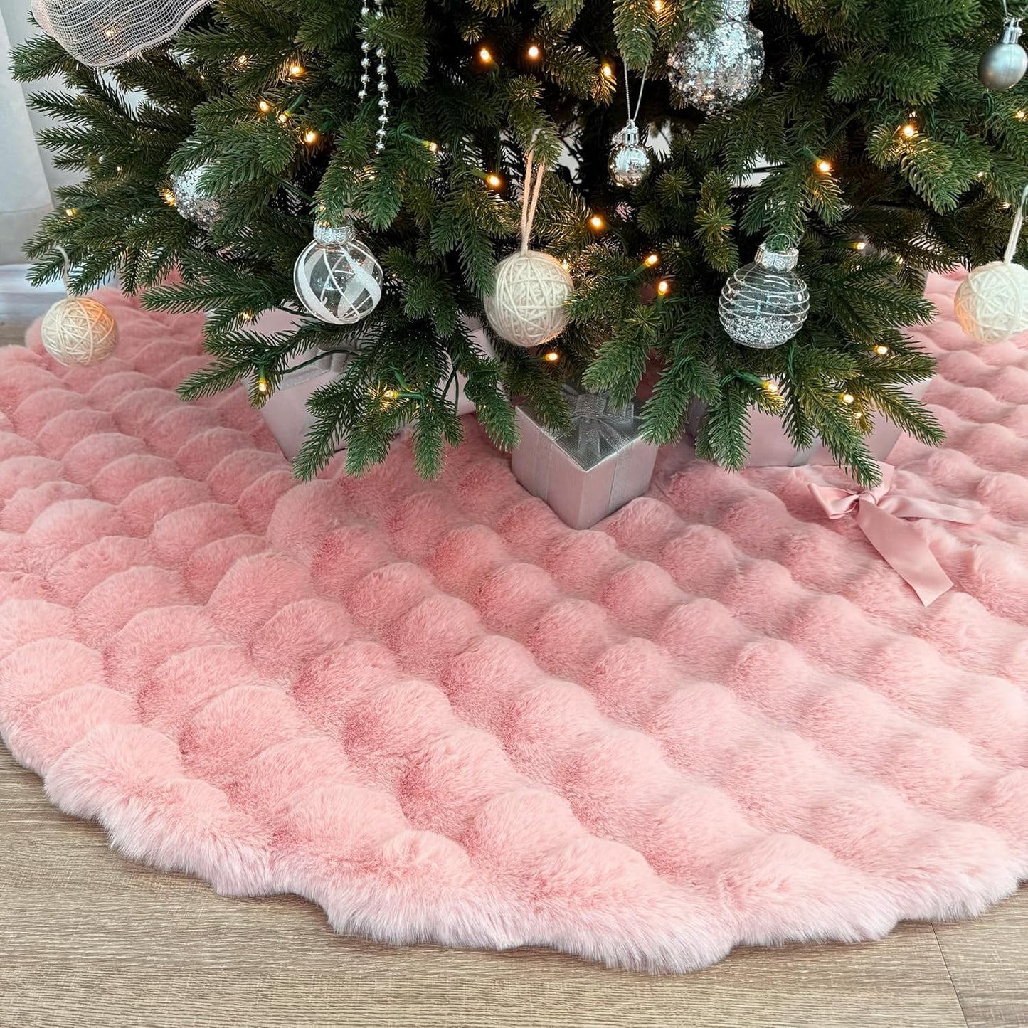 60-Inch Puff Quilt Faux Fur Christmas Tree Skirt, Soft Plush Tufted Texture with Satin Ribbon Ties, Baby Pink