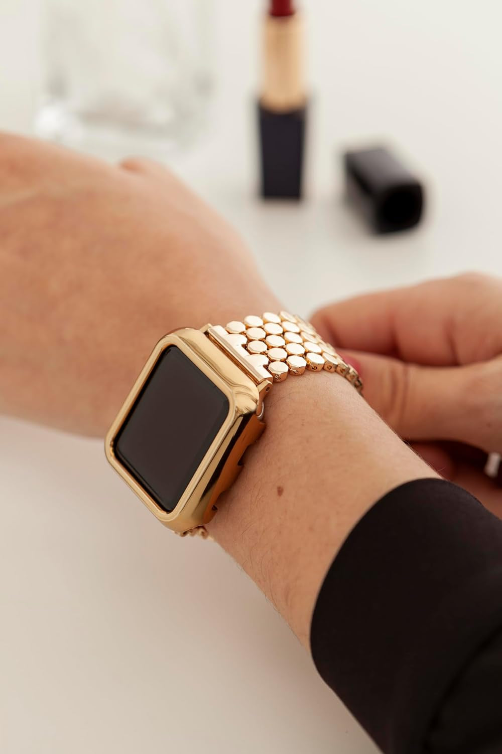Gold Apple Watch Band & Glossy XOXO Protective Case Bundle – Elegant Stainless Steel Strap & Luxury Metal Cover for Apple Watch Series 1-10, SE & Ultra (38MM/40MM/41MM)