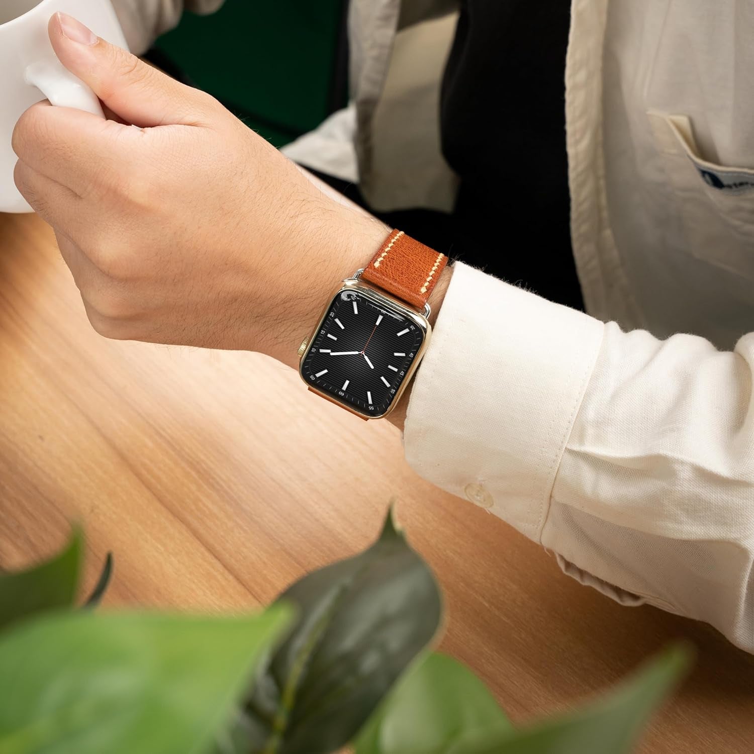 Compatible with Apple Watch Bands Leather Band 38Mm/40Mm/41Mm 42Mm/44Mm/45Mm, Top Layer Full Grain Vintage Leather Strap for Men Women,Genuine Leather Strap Replacement Bands for Apple Watch Series 9/8/7/6/5/4/3/2/1/SE