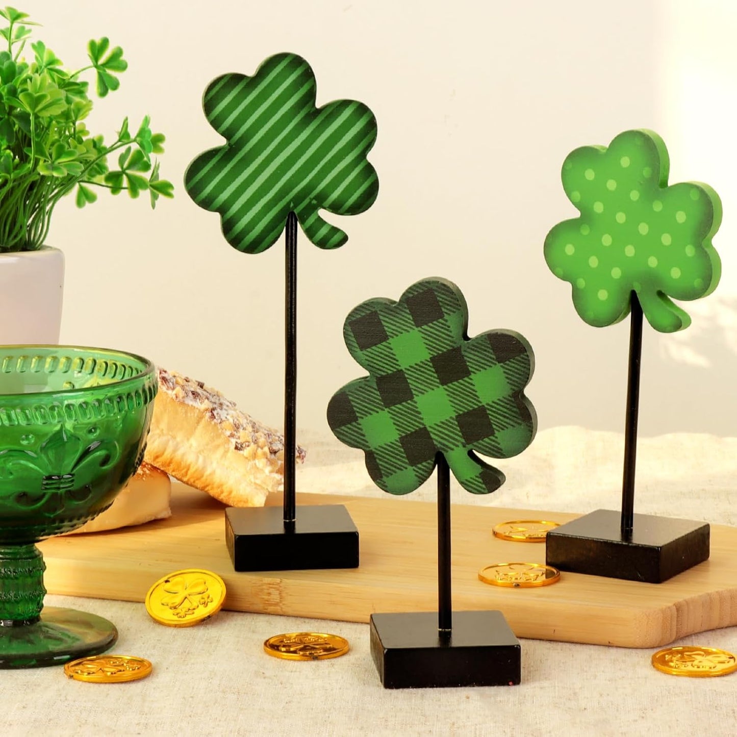 St Patricks Day Decorations, 3Pcs Lucky Shamrock Wooden Sign on Stand Irish Wood Centerpiece Table Decorations, Freestanding Shamrock Signs St. Patrick'S Day Decor for Gift Desk Party Home