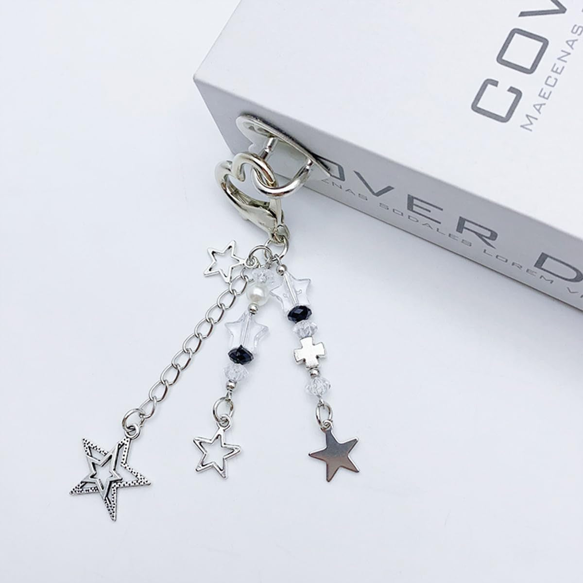 Cute Keychain Aesthetic Y2K Keychain Accessories Heart Butterfly Strawberry Bear Key Chain for Keys Bags Women Gifts