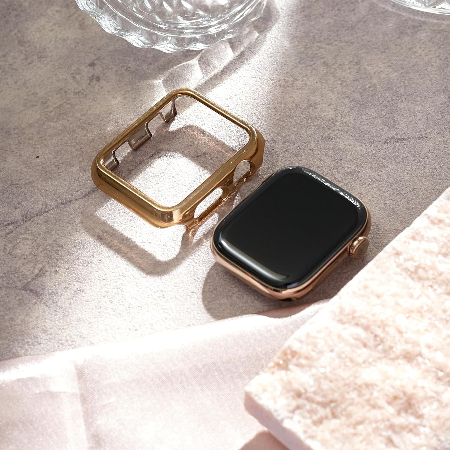 Gold Apple Watch Band & Glossy XOXO Protective Case Bundle – Elegant Stainless Steel Strap & Luxury Metal Cover for Apple Watch Series 1-10, SE & Ultra (38MM/40MM/41MM)