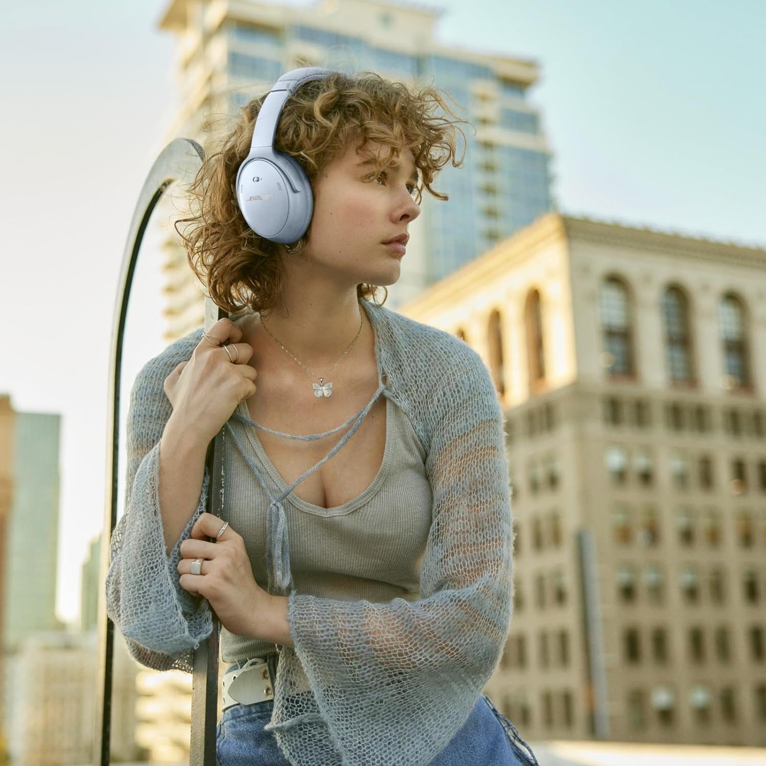 Quietcomfort Wireless Noise Cancelling Headphones, Bluetooth over Ear Headphones with up to 24 Hours of Battery Life, Moonstone Blue - Limited Edition (Renewed)
