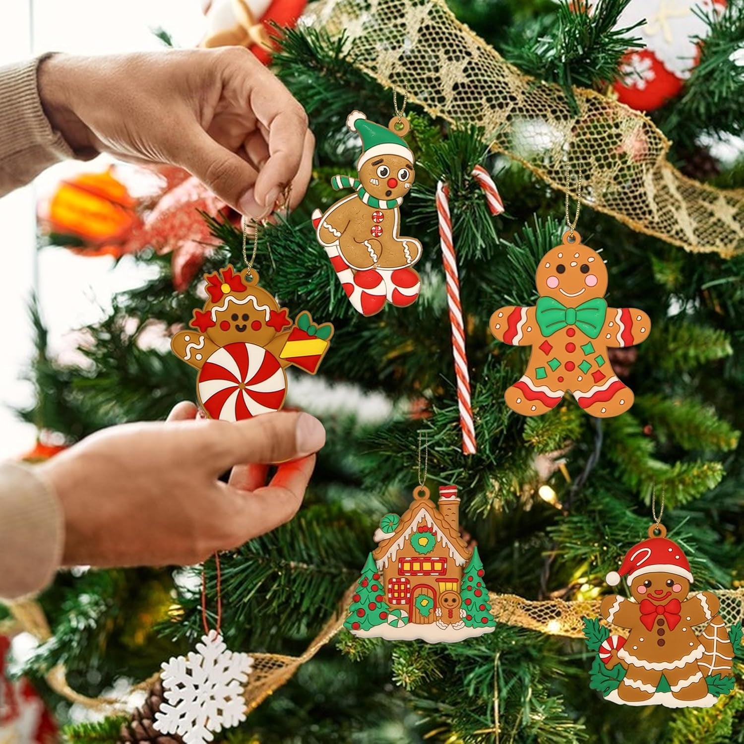 12 PCS Gingerbread Christmas Ornaments - Christmas Tree Decorations Plastic Gingerbread Figurines Ornaments Gingerbread House Ornaments Christmas Tree Hanging Decorations Decor Party