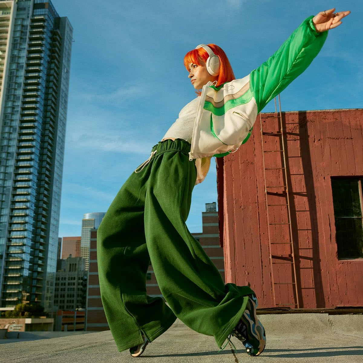 Quietcomfort Headphones with Active Noise Cancellation - Pair (White)