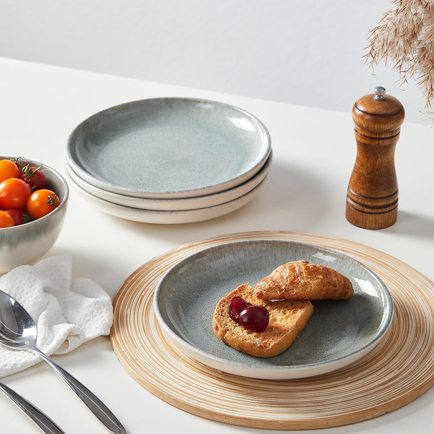 Gradient Green Stoneware Dinnerware Set, 12 Pcs Reactive Glaze Plates and Bowls Sets, Handmade round Dishes Set for 4, Highly Chip and Crack Resistant Modern Plate Set