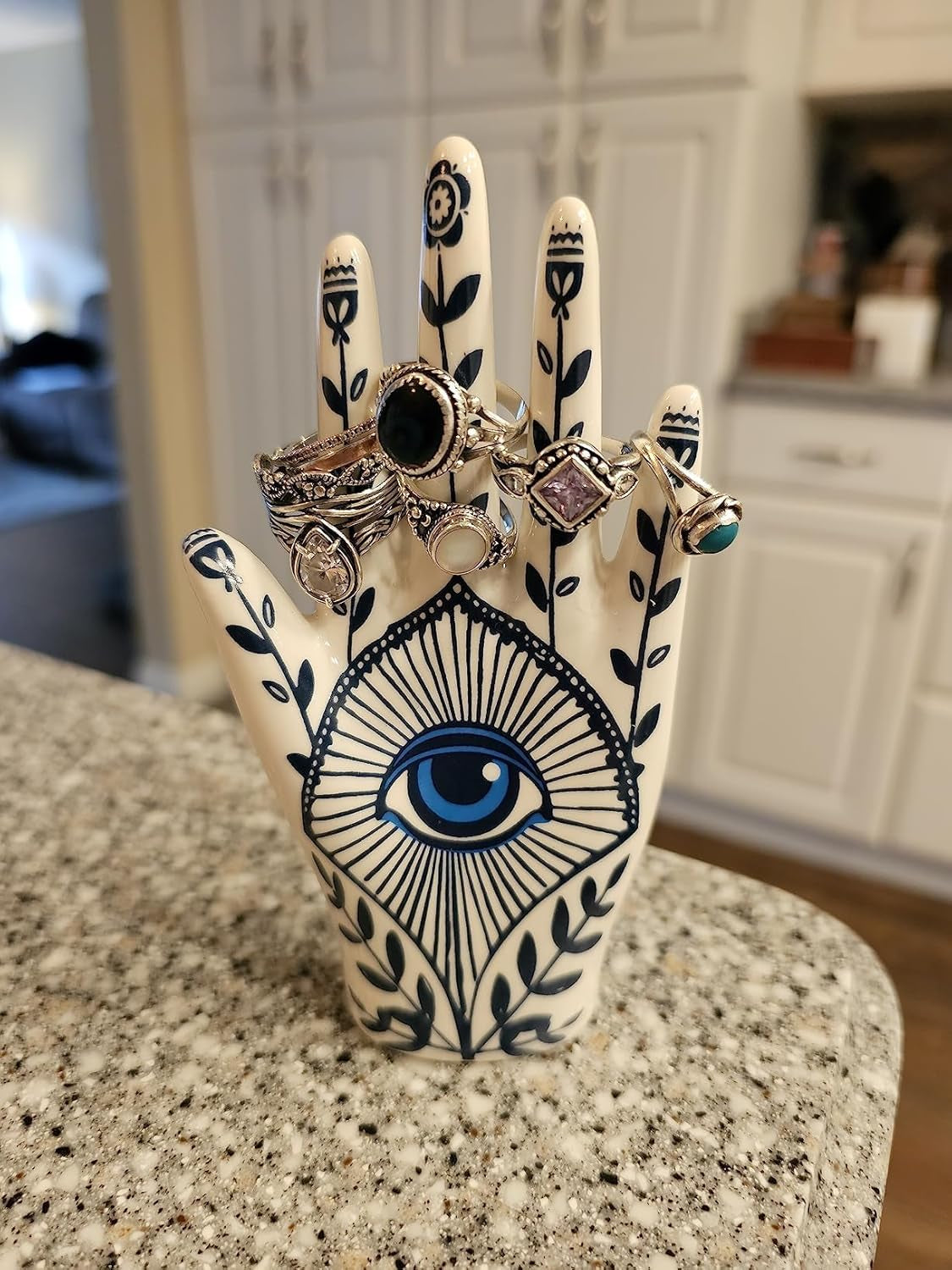 Hamsa Ring Holder Aesthetic Room Decor, Hamsa Hand with Blue Evil Eye Boho Decor Ring Stand Ring Organizer, Preppy Room Decor for Bathroom Bedroom, Hamsa Gifts for Women Home Decor