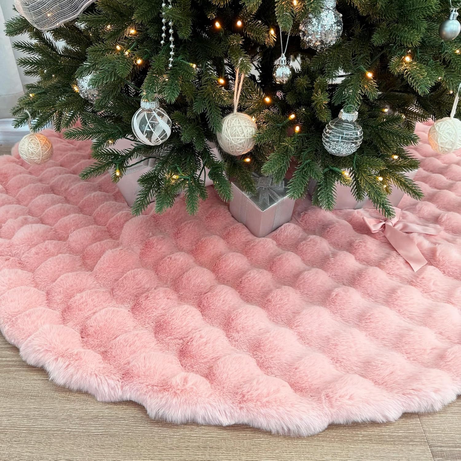 60-Inch Puff Quilt Faux Fur Christmas Tree Skirt, Soft Plush Tufted Texture with Satin Ribbon Ties, Baby Pink