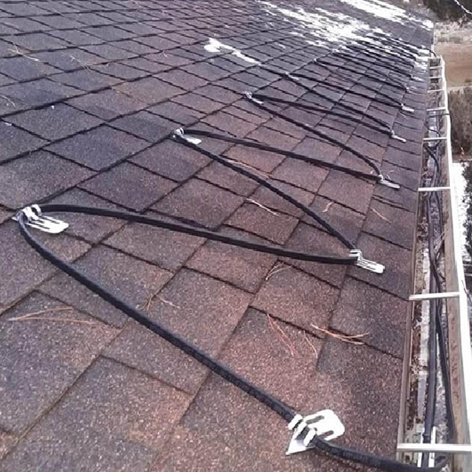Roof Heat Cable Snow De-Icing Kit Self-Regulating Plug-In Ready Heat Tape for Roof and Gutters Ice Dam Prevention 8W/Ft 100Ft