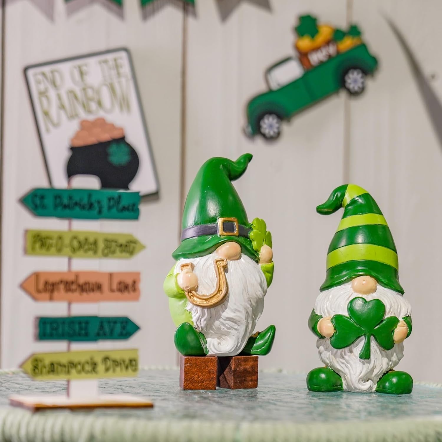 St Patricks Day Decorations Gnome Décor - 2Pc Resin Gnome Figurines with Green Shamrock Horseshoe Modern Farmhouse Décor for Tabletop Home Décor