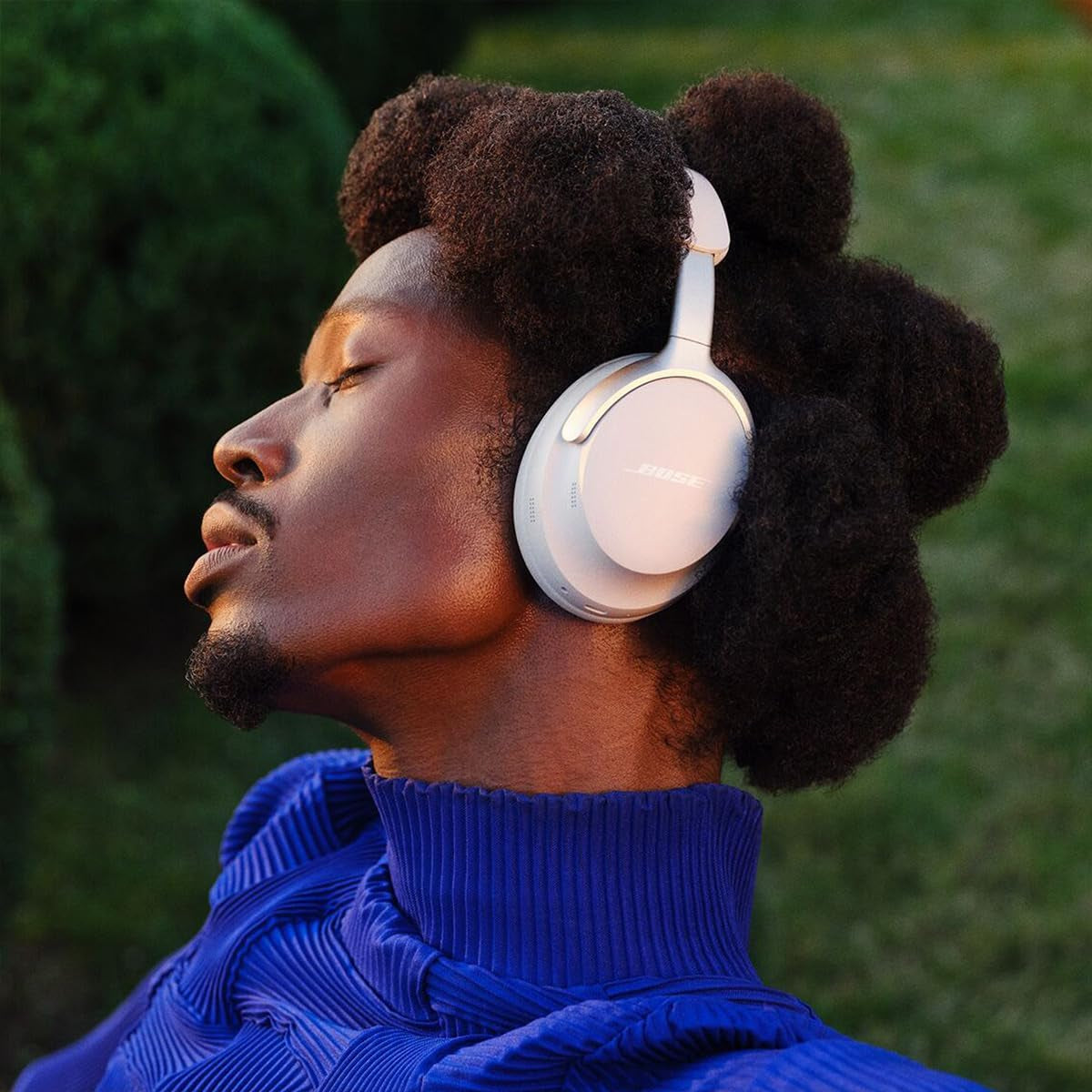 Quietcomfort Ultra Wireless Noise Cancelling Headphones with Quietcomfort Ultra Wireless Noise Cancelling Earbuds (White)