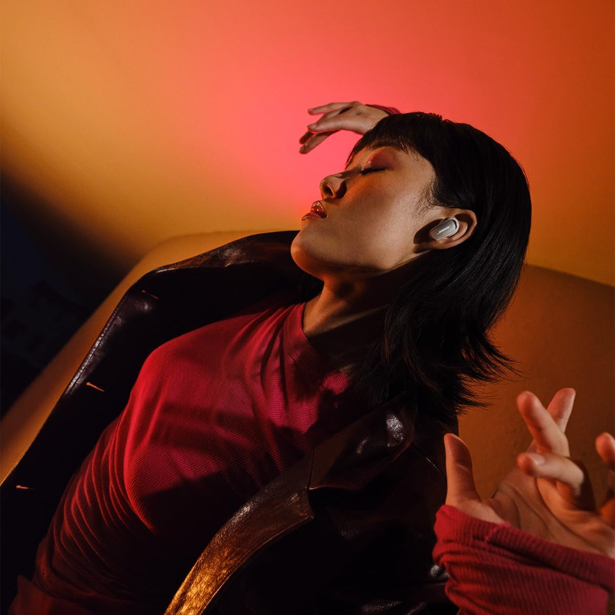 Quietcomfort Ultra Wireless Noise Cancelling Headphones with Quietcomfort Ultra Wireless Noise Cancelling Earbuds (White)