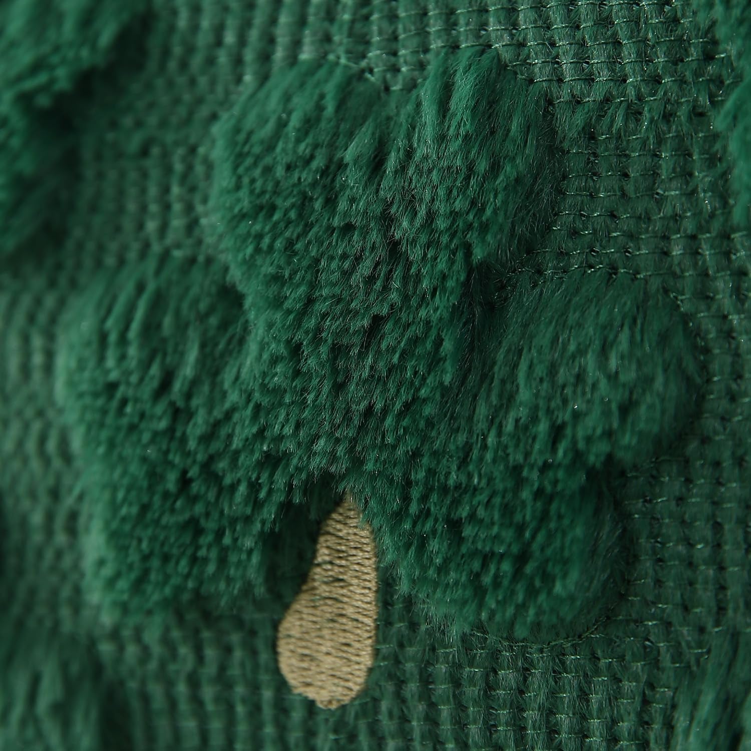 St Patricks Day Pillow Covers 18X18 Inch Set of 2 St Patricks Day Decorations Green Shamrock Soft Plush Faux Fur Jacquard Throw Pillows for Bedroom Sofa Holiday Festivals Home Decor PTK022A18