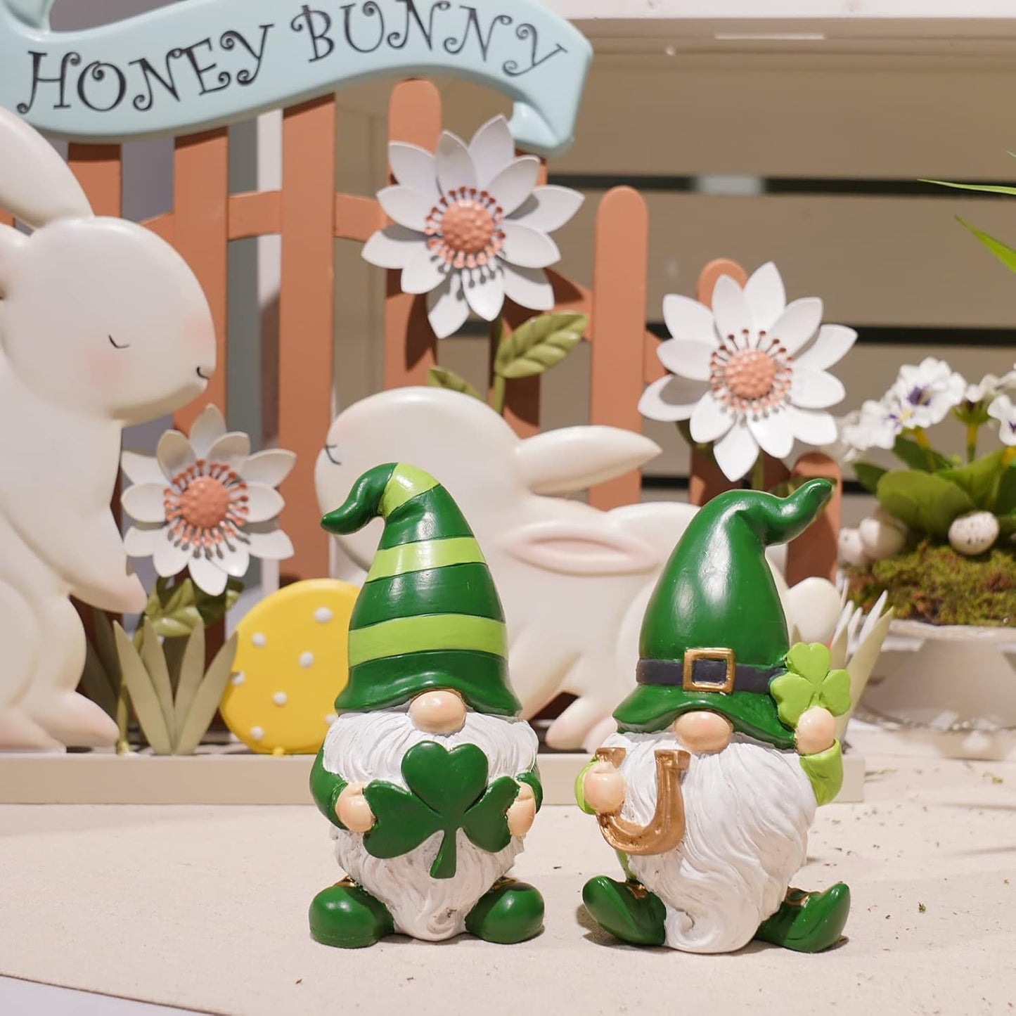 St Patricks Day Decorations Gnome Décor - 2Pc Resin Gnome Figurines with Green Shamrock Horseshoe Modern Farmhouse Décor for Tabletop Home Décor