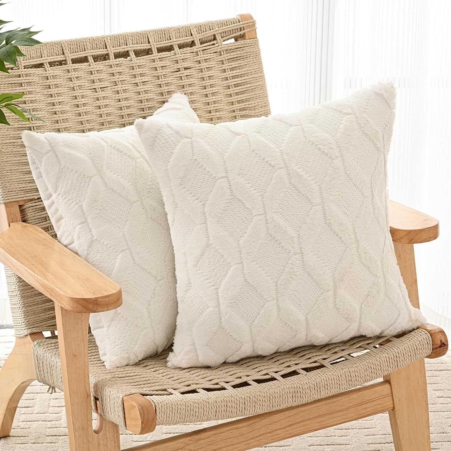 Pack of 2 Faux Wool Throw Pillow Covers 20X20 Inches Decorative Farmhouse Velvet Couch Pillow Case Soft Plush Square Boho Cushion Pillowcase, Cream Beige