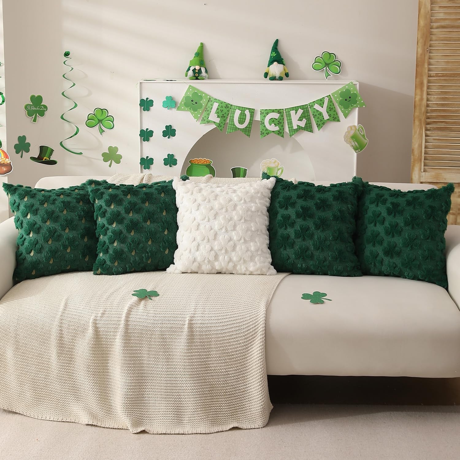 St Patricks Day Pillow Covers 18X18 Inch Set of 2 St Patricks Day Decorations Green Shamrock Soft Plush Faux Fur Jacquard Throw Pillows for Bedroom Sofa Holiday Festivals Home Decor PTK022A18
