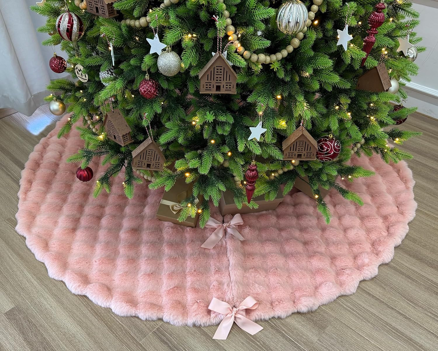60-Inch Puff Quilt Faux Fur Christmas Tree Skirt, Soft Plush Tufted Texture with Satin Ribbon Ties, Baby Pink