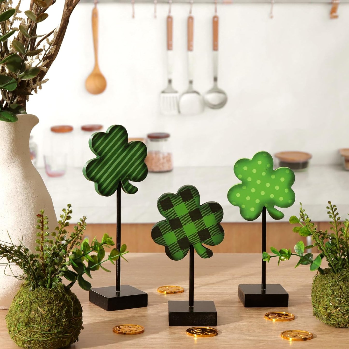 St Patricks Day Decorations, 3Pcs Lucky Shamrock Wooden Sign on Stand Irish Wood Centerpiece Table Decorations, Freestanding Shamrock Signs St. Patrick'S Day Decor for Gift Desk Party Home