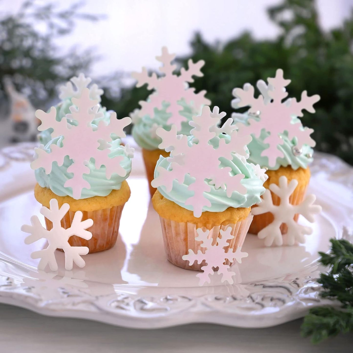 50Pcs Pink Edible Cupcake Cake Toppers Snowflake Cake Decorations for Christmas Winter Frozen Theme Party Supply Decoration