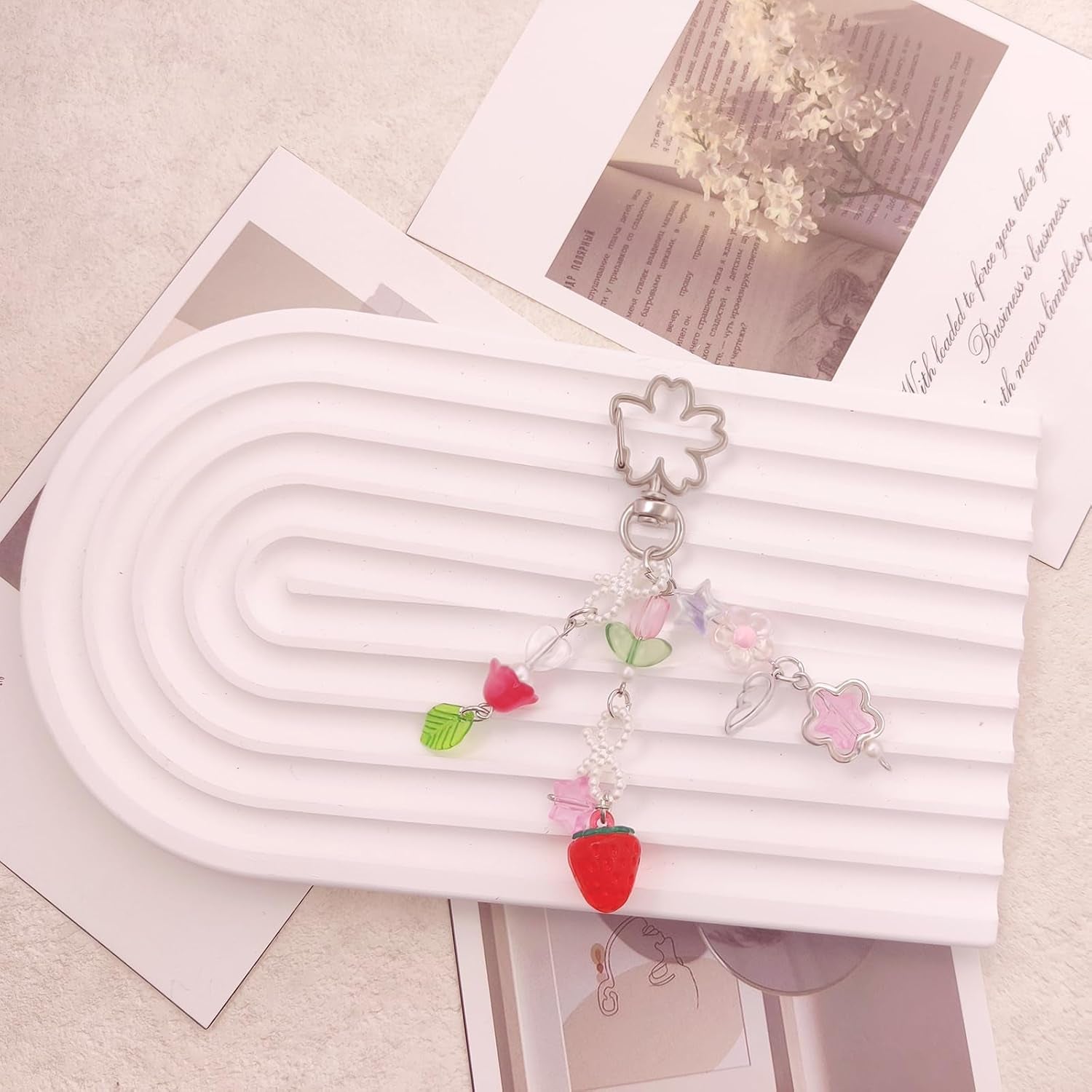 Aesthetic Y2K Keychains Cute Butterfly Star Strawberry Bear Guitar Keychains Charms for Women Bag Purse Gifts