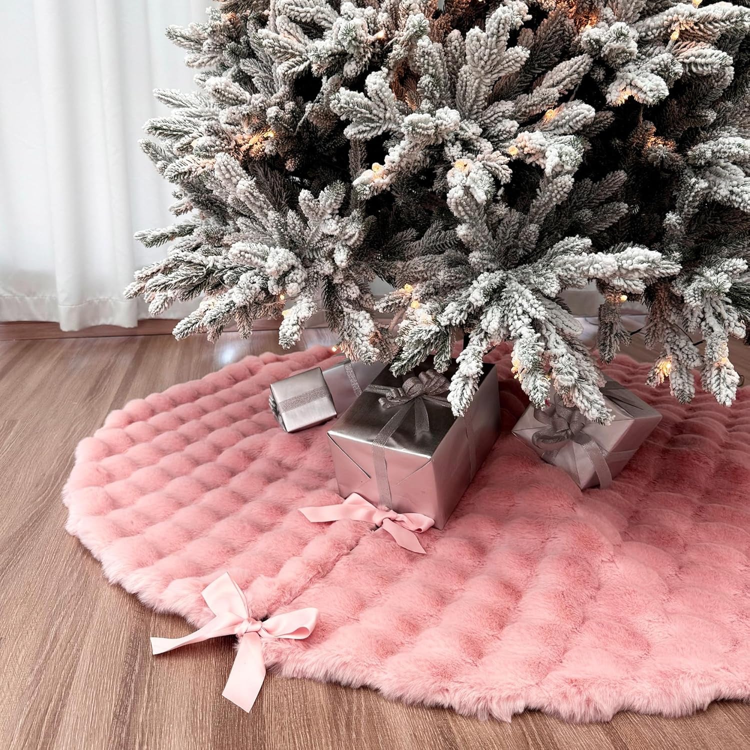 60-Inch Puff Quilt Faux Fur Christmas Tree Skirt, Soft Plush Tufted Texture with Satin Ribbon Ties, Baby Pink