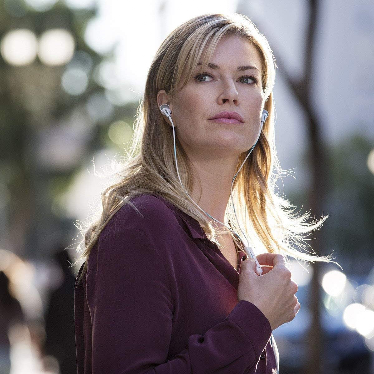 Bose Quietcomfort 20 Acoustic Noise Cancelling Headphones, Apple Devices, White (Renewed)