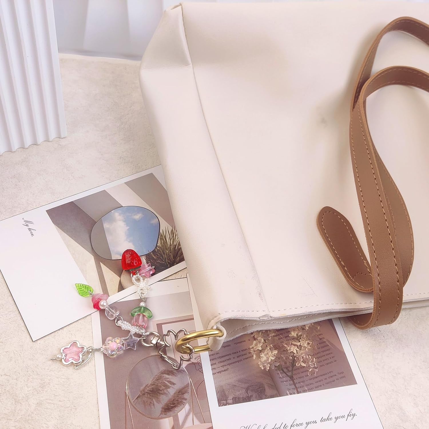 Aesthetic Y2K Keychains Cute Butterfly Star Strawberry Bear Guitar Keychains Charms for Women Bag Purse Gifts