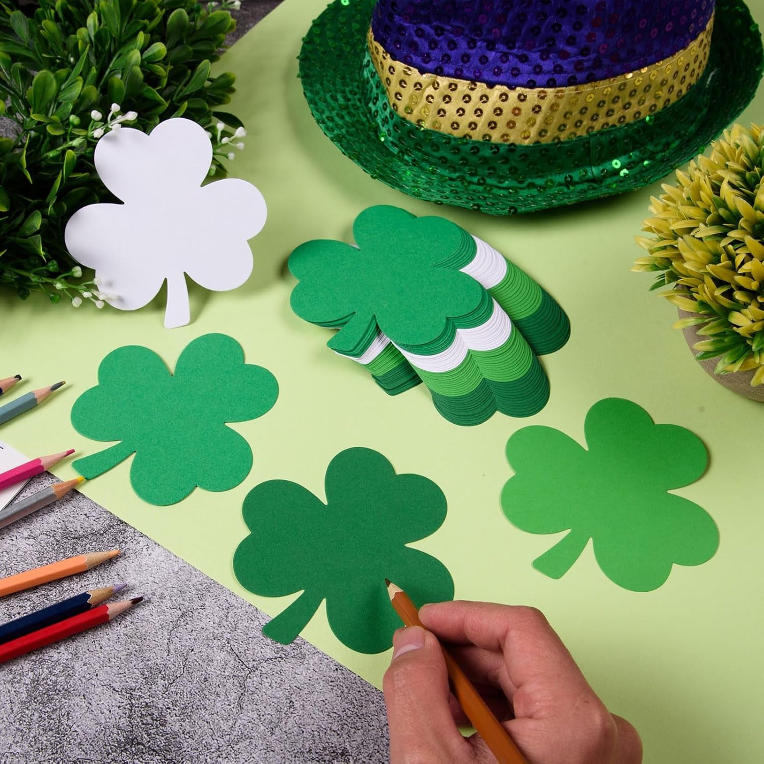 200 Pcs Valentine'S Day Heart Cutouts St. Patrick'S Day Shamrock Cutouts 4 Inch Paper Heart Clover Shapes Die Cuts for Holiday Spring Classroom Bulletin Board Decor School Craft Projects