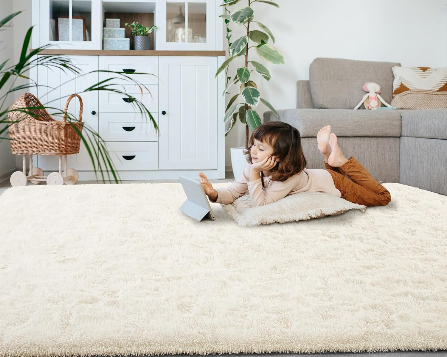 Rug for Bedroom 3X5 Feet Area Rug for Living Room Super Soft Shaggy Rugs for Kids Room Fluffy Fuzzy Carpets Long Plush Bedside Rug Nursery Christmas Home Decor for Boys Girls, Creamy White