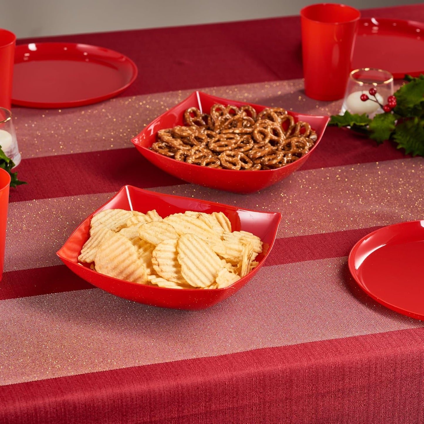 Disposable Square Serving Bowls, Party Snack or Salad Bowl, Plastic 2 Green & 2 Red 32 Ounce Pack of 4 32 OUNCE