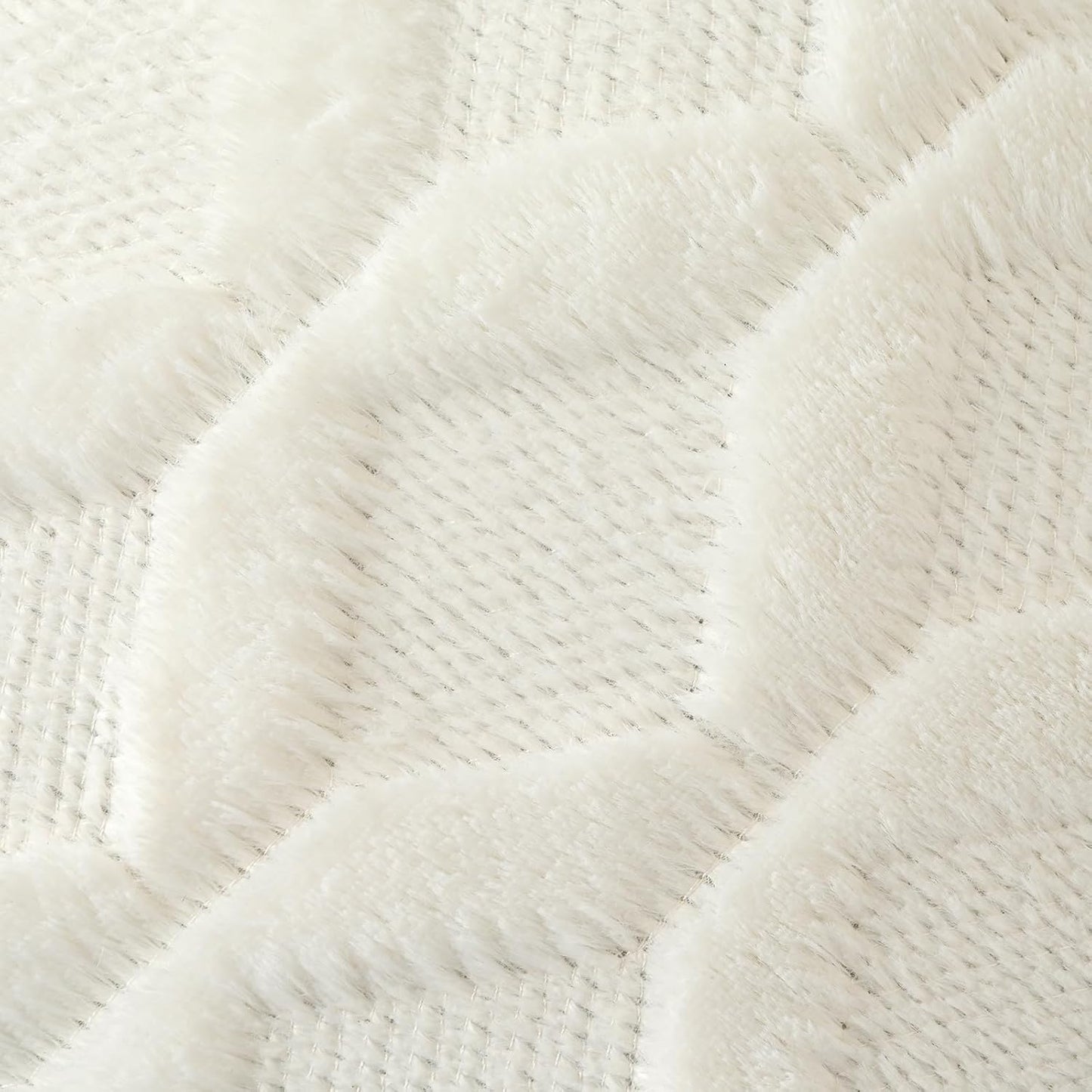 Pack of 2 Faux Wool Throw Pillow Covers 20X20 Inches Decorative Farmhouse Velvet Couch Pillow Case Soft Plush Square Boho Cushion Pillowcase, Cream Beige