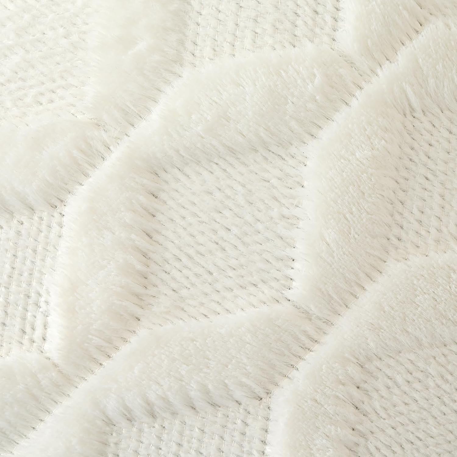 Pack of 2 Faux Wool Throw Pillow Covers 20X20 Inches Decorative Farmhouse Velvet Couch Pillow Case Soft Plush Square Boho Cushion Pillowcase, Cream Beige