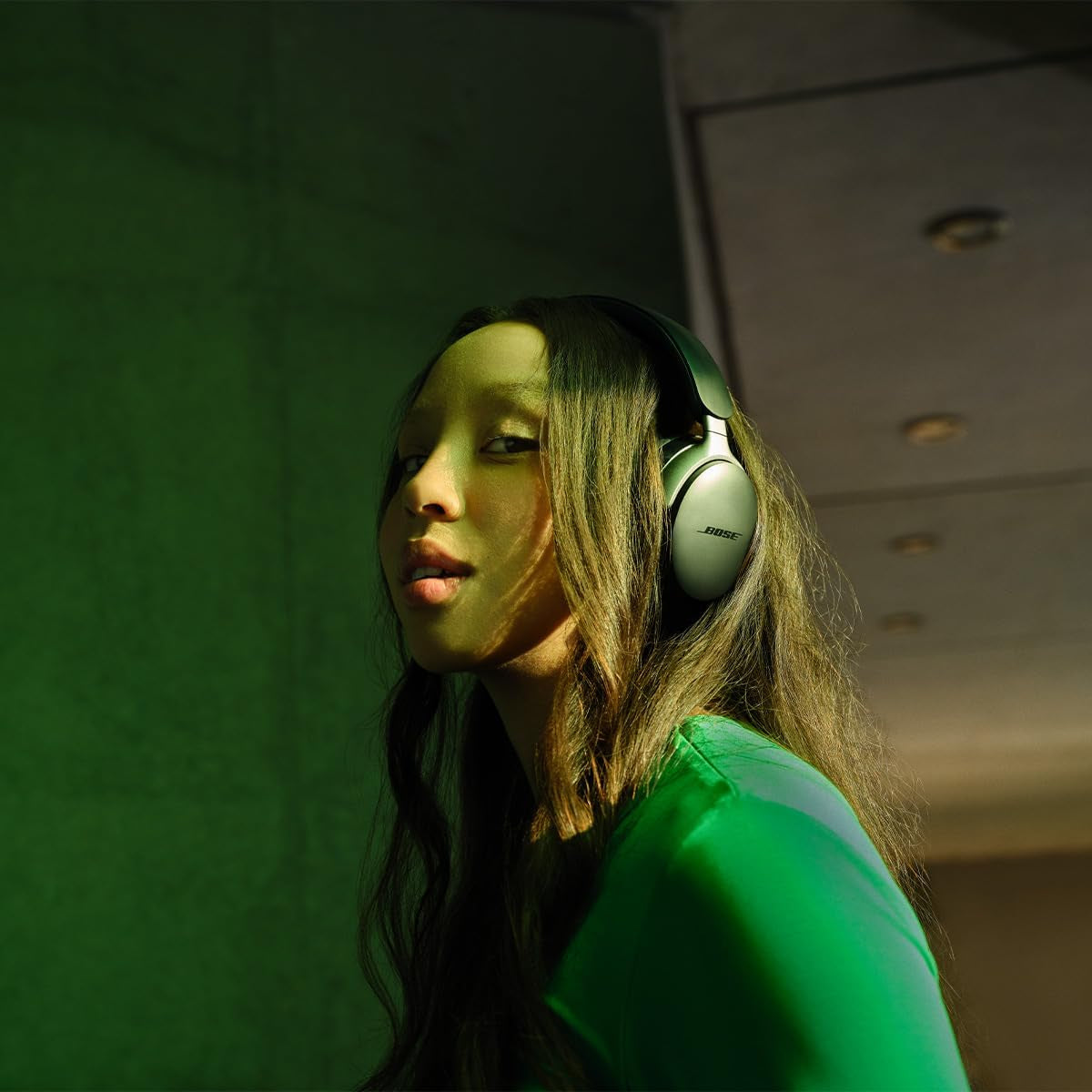 Quietcomfort Ultra Wireless Noise Cancelling Headphones - Pair (Black)