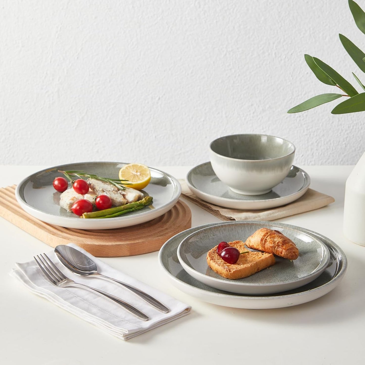 Gradient Green Stoneware Dinnerware Set, 12 Pcs Reactive Glaze Plates and Bowls Sets, Handmade round Dishes Set for 4, Highly Chip and Crack Resistant Modern Plate Set