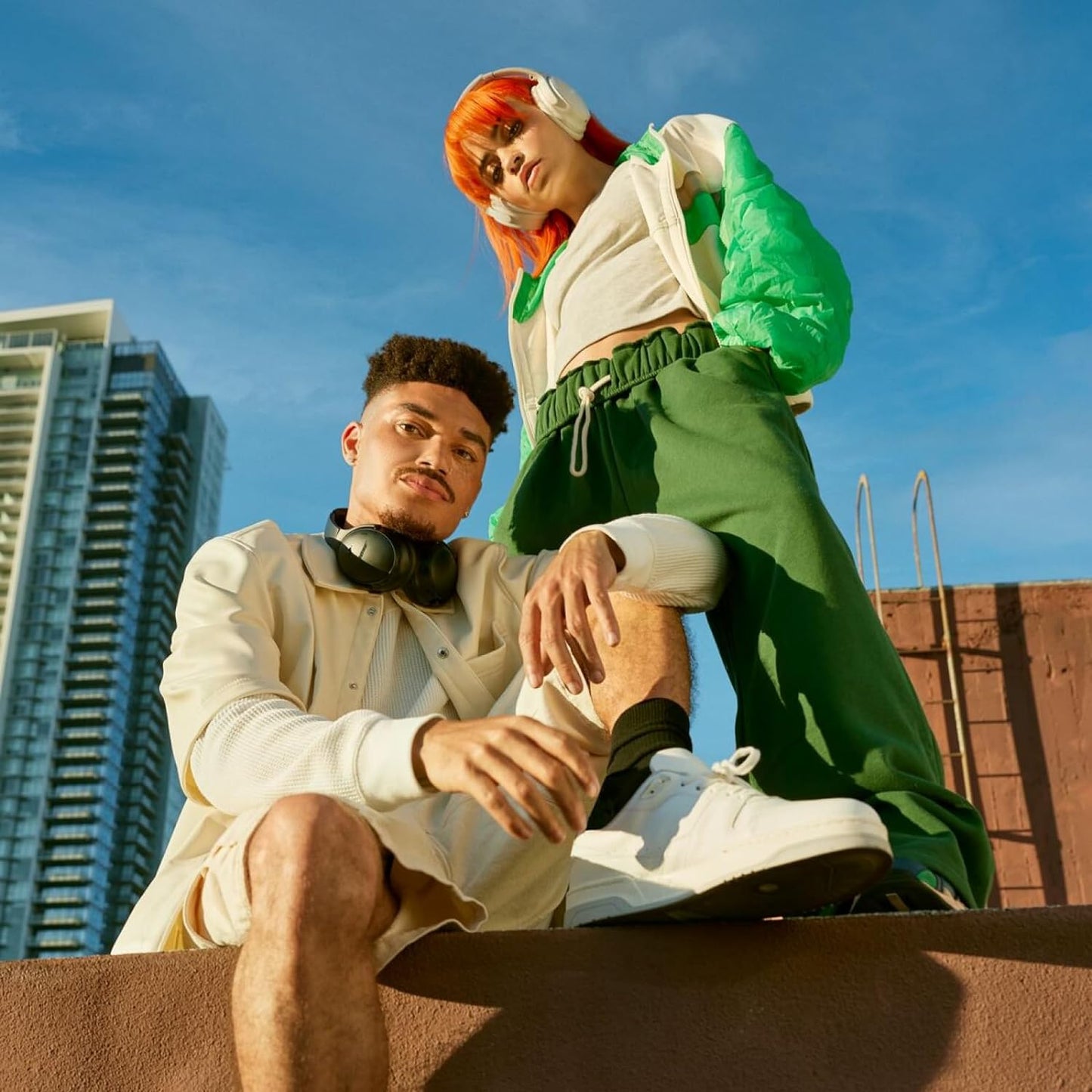 Quietcomfort Wireless Noise Cancelling Headphones, Bluetooth over Ear Headphones with up to 24 Hours of Battery Life, White Smoke (Renewed)