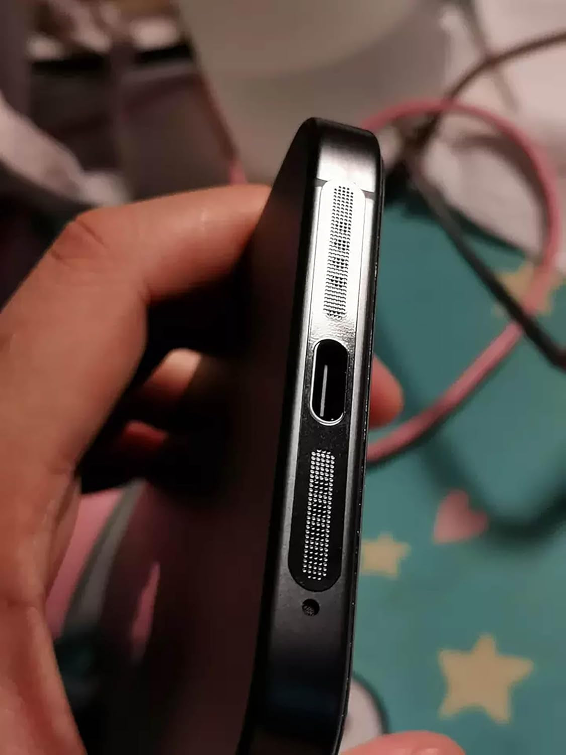 For Iphone 16 Pro / 16 Pro Max Earpiece Speaker Mesh anti Dust Proof Adhesive Cover - 5Pcs / Black