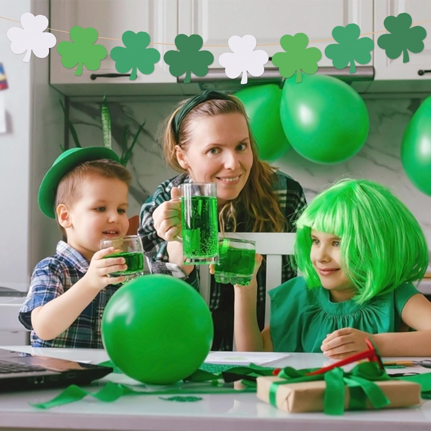 200 Pcs Valentine'S Day Heart Cutouts St. Patrick'S Day Shamrock Cutouts 4 Inch Paper Heart Clover Shapes Die Cuts for Holiday Spring Classroom Bulletin Board Decor School Craft Projects