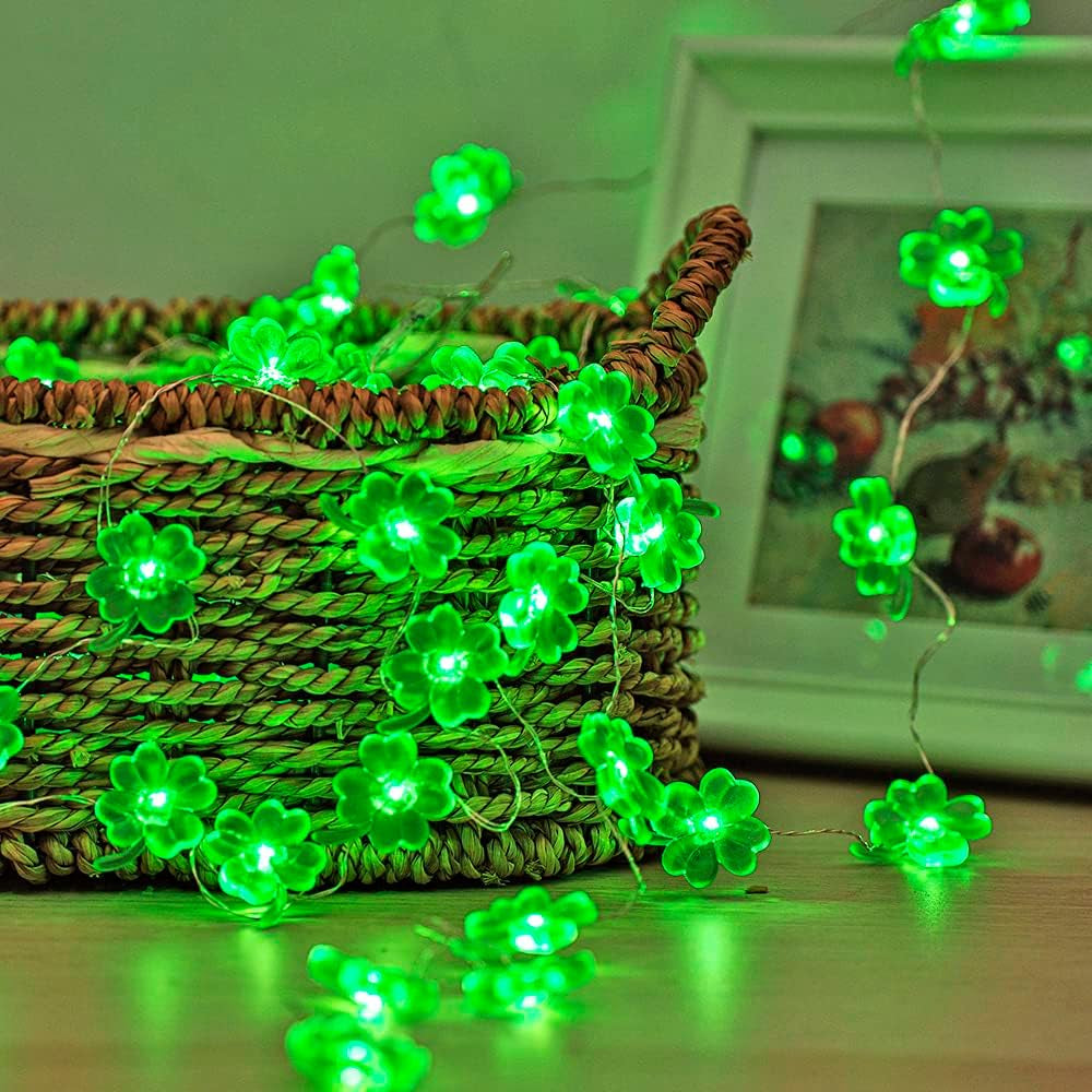 St Patricks Day Decorations Shamrocks String Lights Battery Operated with Remote 10 Ft 40 Leds Lucky Clover Green Lights for Bedroom Party Feast of Saint St. Patrick'S Day Decoration