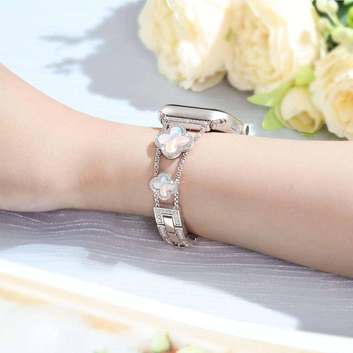 Four-Leaf Clover Band for Apple Watch Band 41Mm 40Mm 38Mm, Lightweight for Women, Easy Adjustable Bracelet, Shiny Diamond Jewelry Metal Strap for Iwatch Series 9 8 7 6 5 4 3 2 1 Se(Starlight)