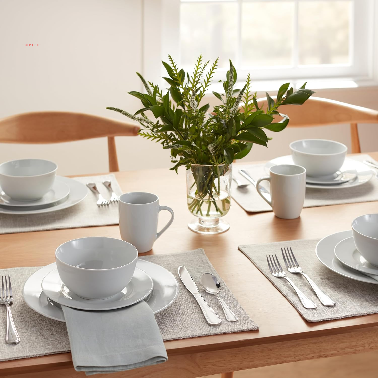 16-Piece Porcelain Kitchen Dinnerware Set with Plates, Bowls and Mugs, Service for 4 - White